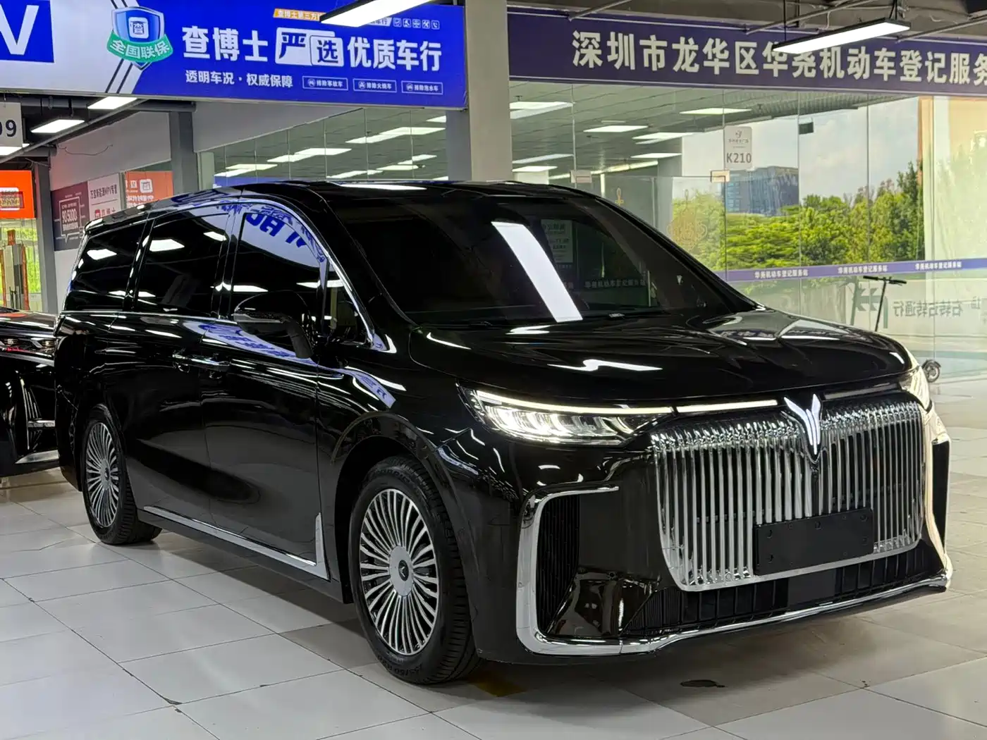 Voyah Auto Voyah Dreamer 2025 PHEV AWD Flagship Kunpeng Edition фото 3