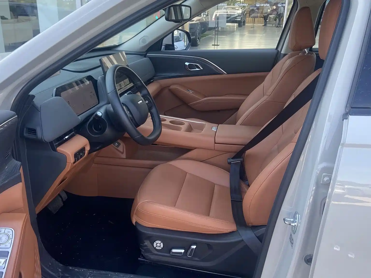 Photo 2 - Haval Xiaolong MAX