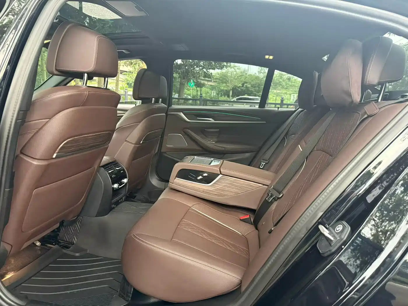 BMW 5 Series 2022 530Li Exclusive M Sport Package фото 6