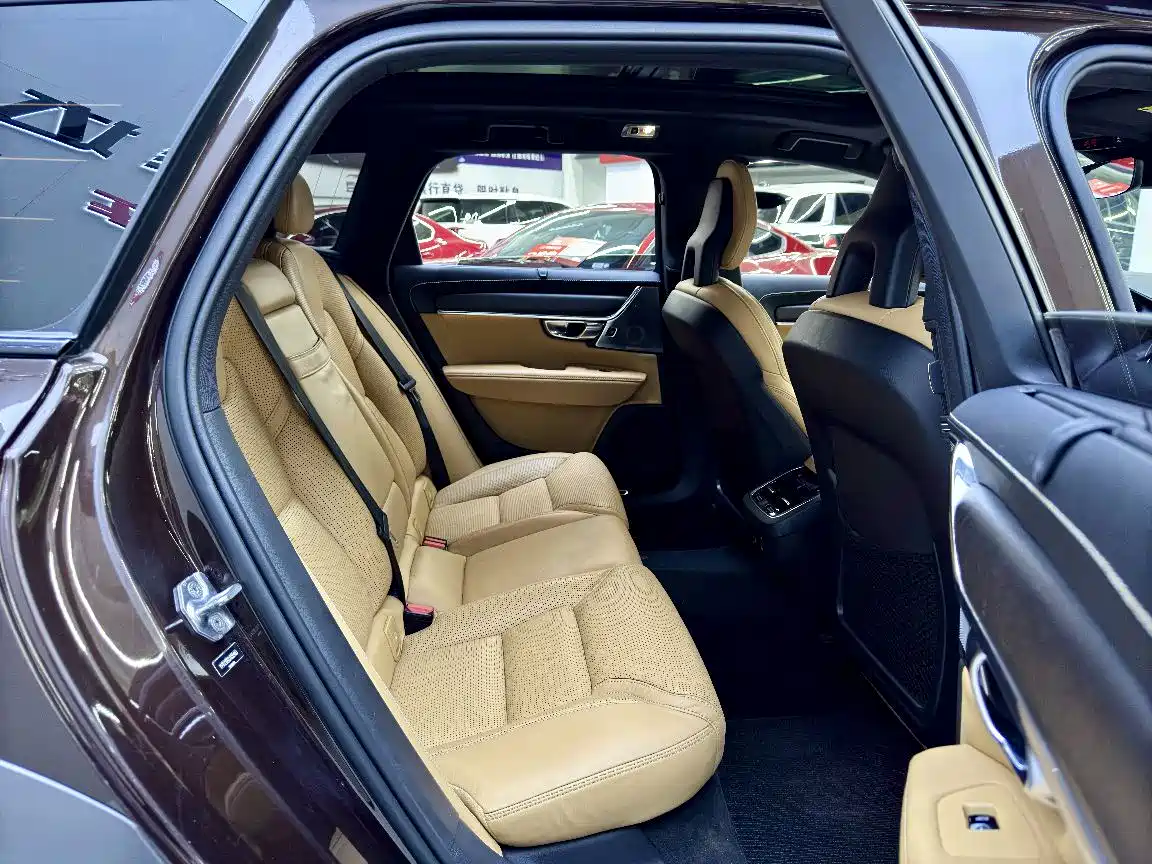 Volvo V90 2019 2018 Cross Country T5 AWD Volvo Ocean Race