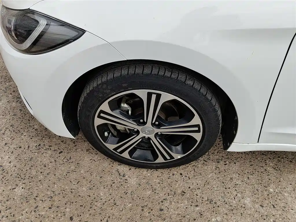 Hyundai Elantra 2018 1.4T DCT Dynamic·Vitality Model фото 23