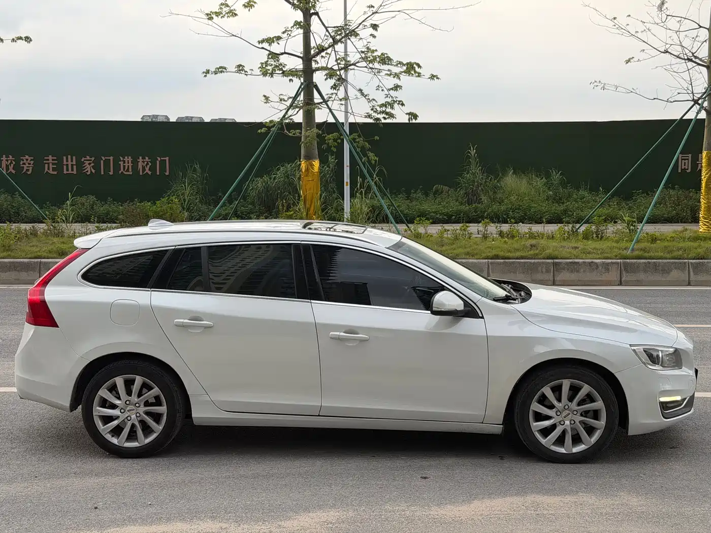 Volvo V60 2014 2015 T5 Momentum