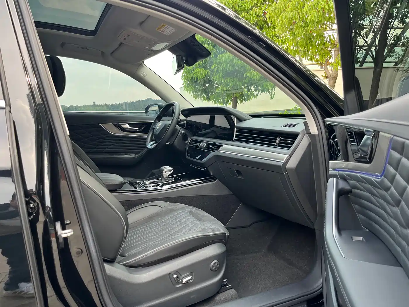 Hongqi HS5 2022 Facelift 2.0T Smart Flag Enjoyment AWD Edition фото 25