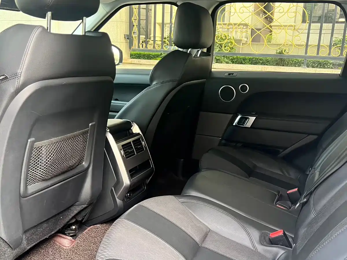 Land Rover Range Rover Sport 2016 Model 3.0 SC V6 SE фото 6