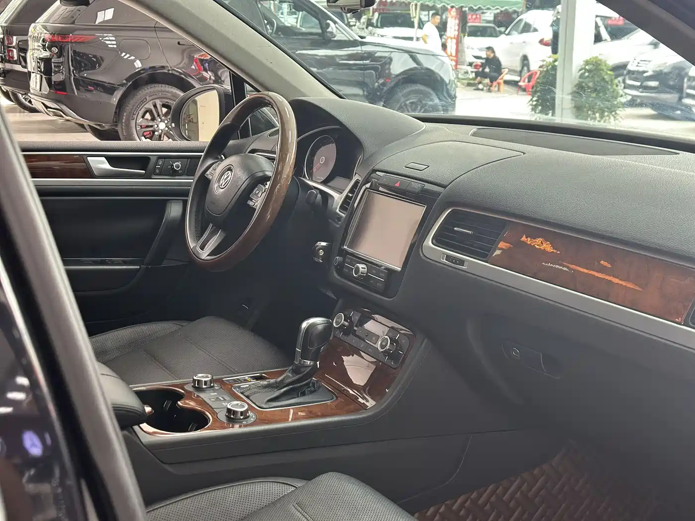 Volkswagen Touareg 2011 3.0TDI Diesel Comfort фото 29