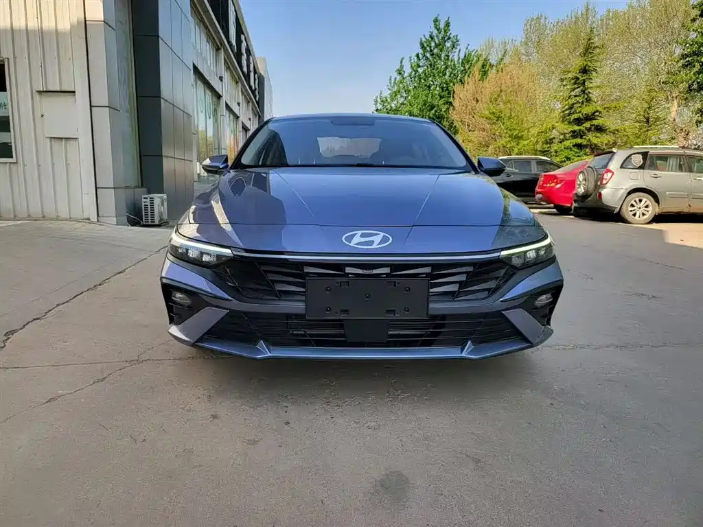 Hyundai Elantra 2023 1.5L CVT GLX Elite Edition фото 15