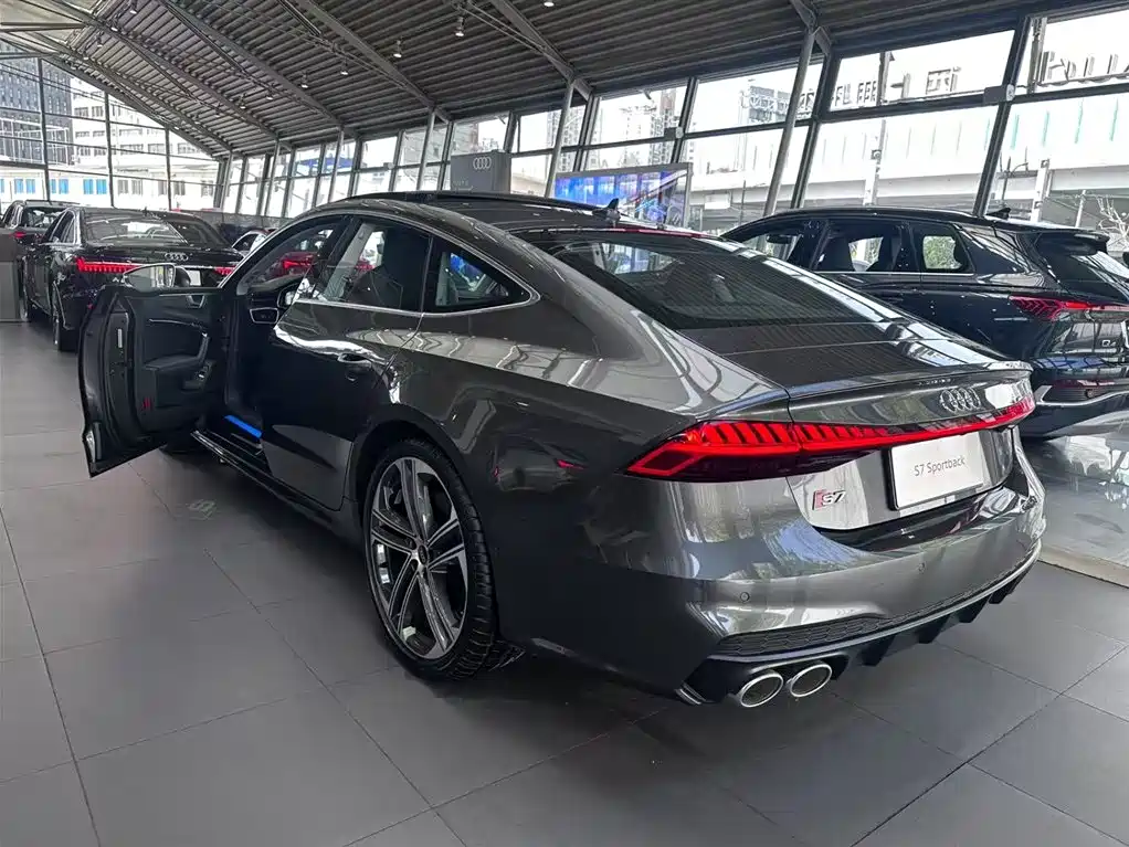 Audi S7 2024 2.9 TFSI quattro фото 3