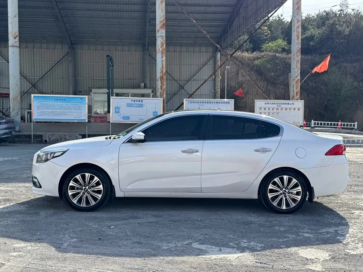 Kia K4 2014 Model 1.8L Automatic LUX фото 3