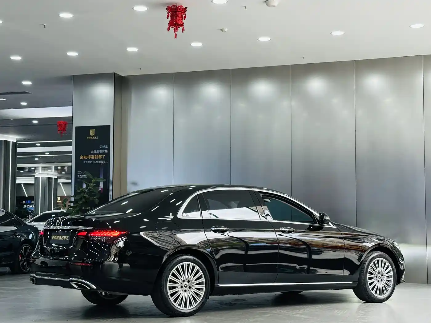 Mercedes-Benz E-Class 2022 Second Facelift E 300 L Luxury фото 7