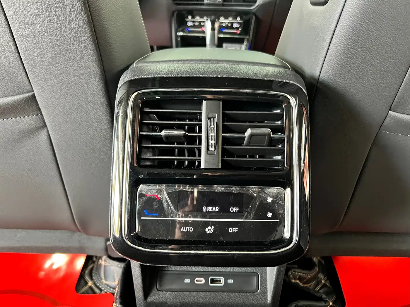 Volkswagen Passat 2022 330TSI Luxury Edition фото 12