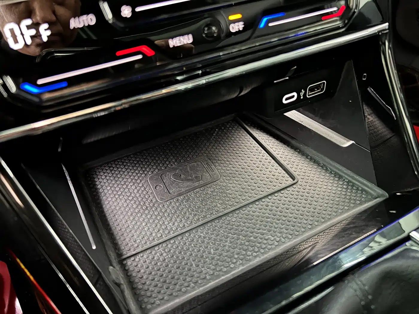 Volkswagen Passat 2022 330TSI Luxury Edition фото 20