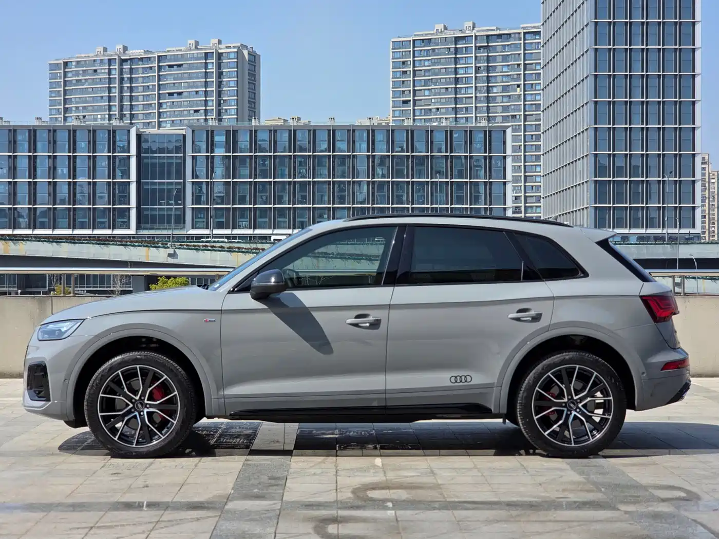 Audi Q5L 2025 45 TFSI Luxury Dynamic фото 3