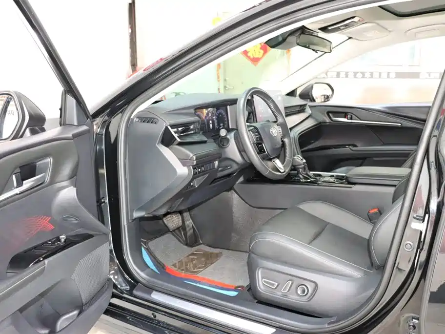 Toyota Camry 2024 Hybrid 2.0HG Premium Edition фото 10