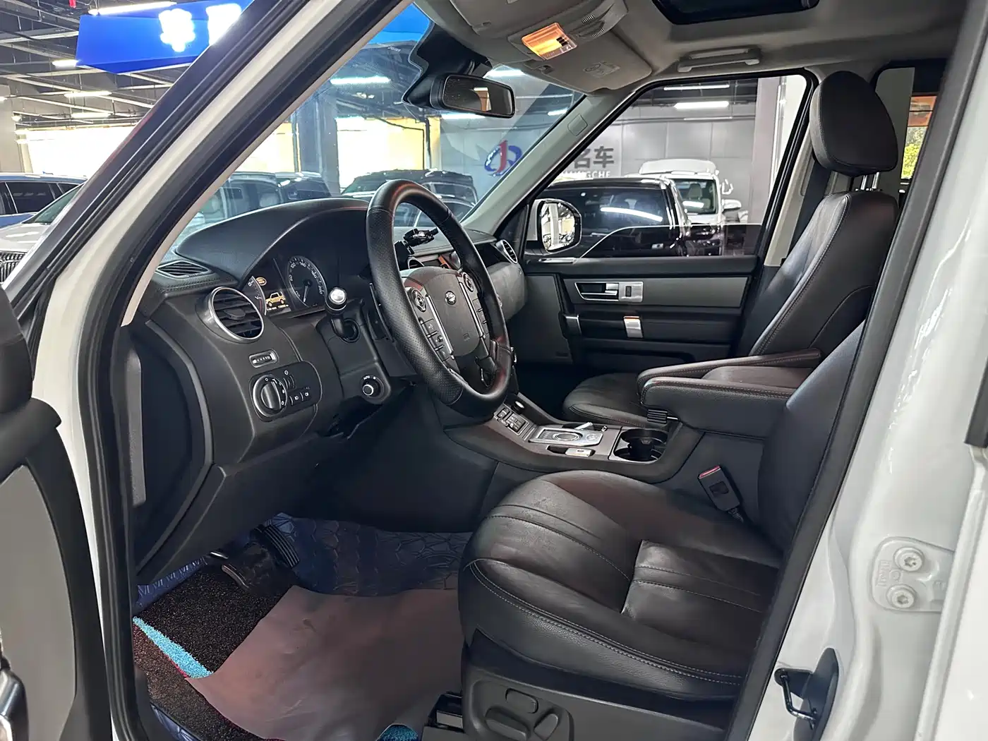Land Rover Discovery 2016 3.0 SC V6 HSE фото 5