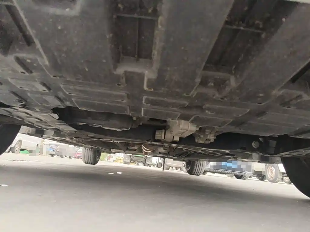 Photo 2 - Geely Emgrand