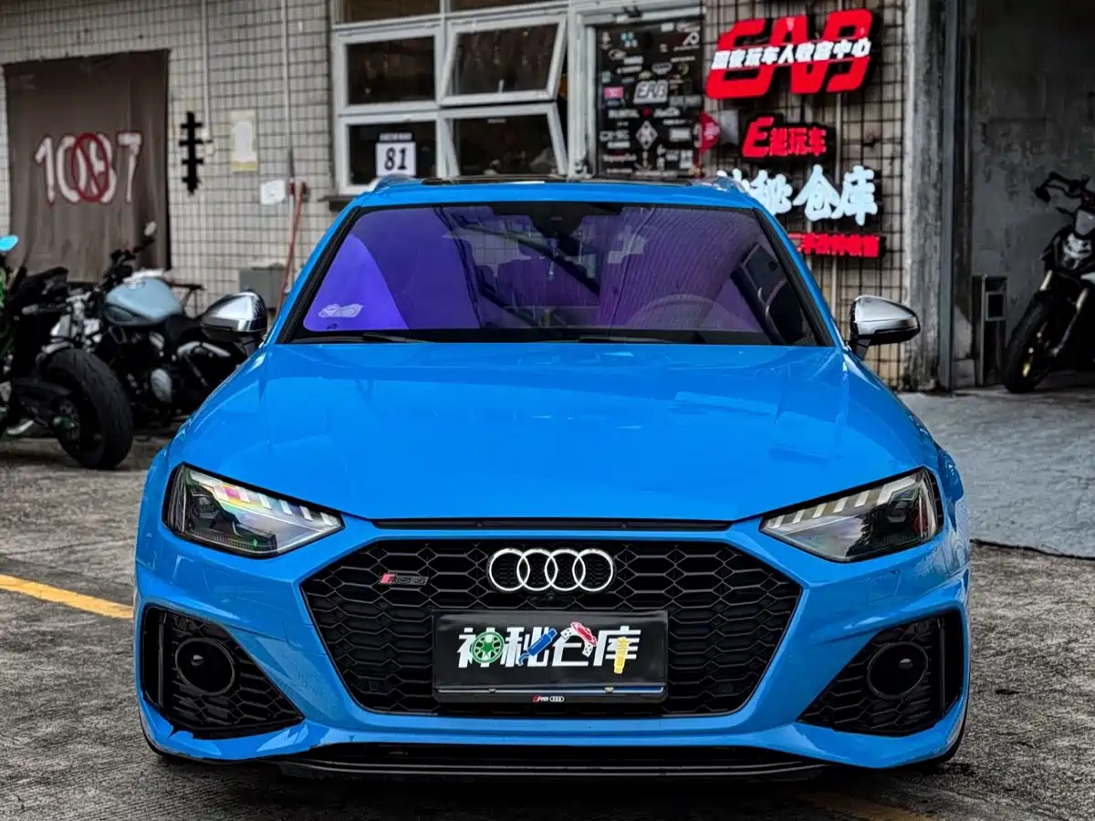 Audi RS 4 2021 RS4 Avant Obsidian Edition фото 2