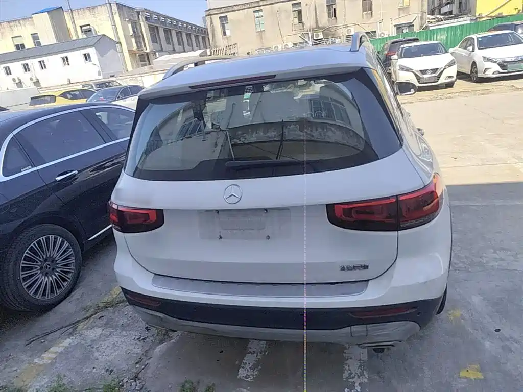 MERCEDES-BENZ GLB
