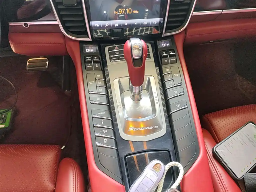 Porsche Panamera 2014 Panamera 4 3.0T фото 14