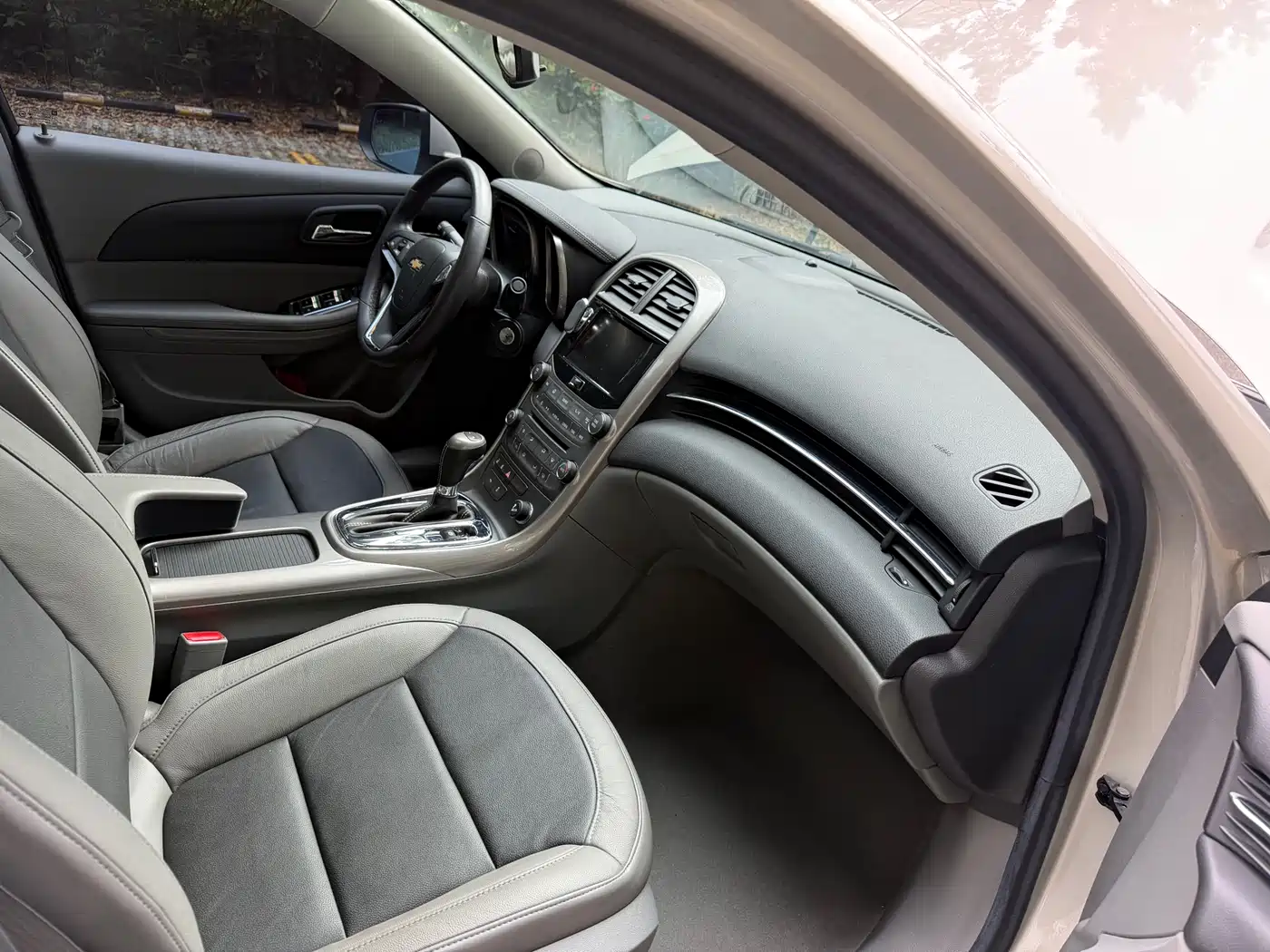 Chevrolet Malibu 2014 2.0L Automatic Luxury фото 8