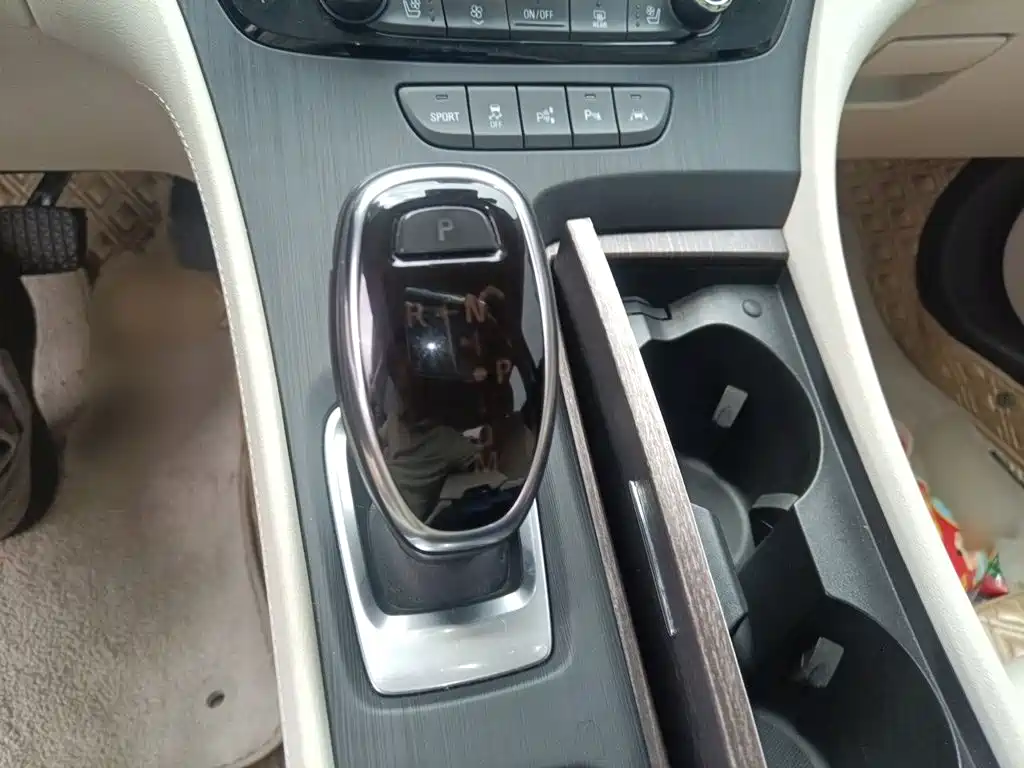 Фото 7 - Buick LaCrosse