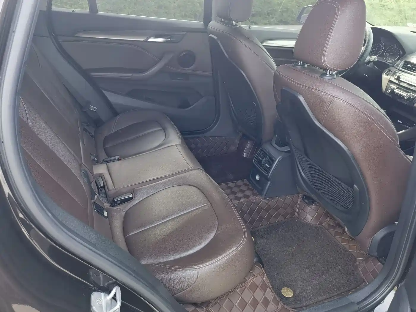 BMW X1 2018 sDrive18Li Premium Model фото 9