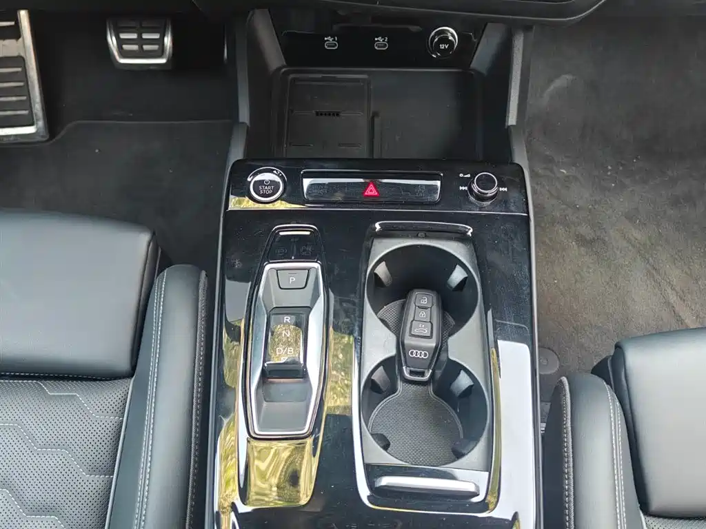 Audi Q6L e-tron 2025 Model Pioneer Edition фото 6