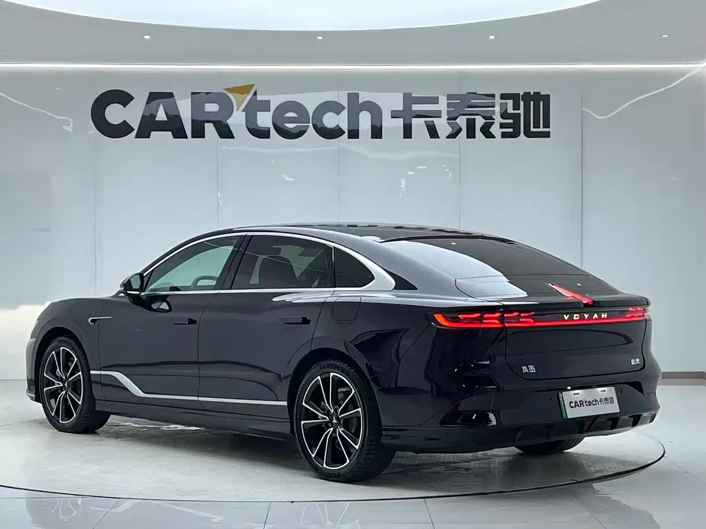 Voyah Auto VOYAH Zhuiguang 2024 PHEV AWD Ultra Long Range Flagship фото 3