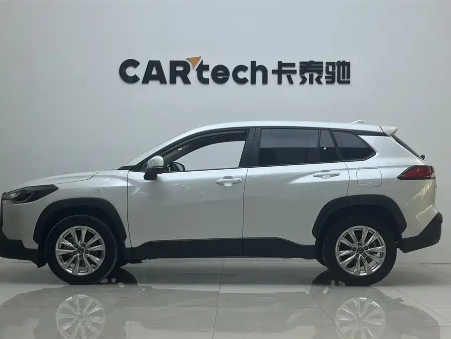 Toyota Corolla Cross 2023 2.0L Pioneer Edition фото 4