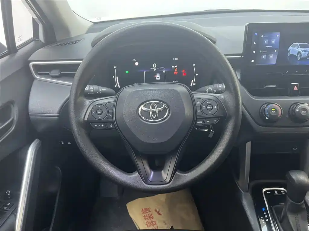 Toyota Corolla Cross 2023 2.0L Pioneer Edition фото 11