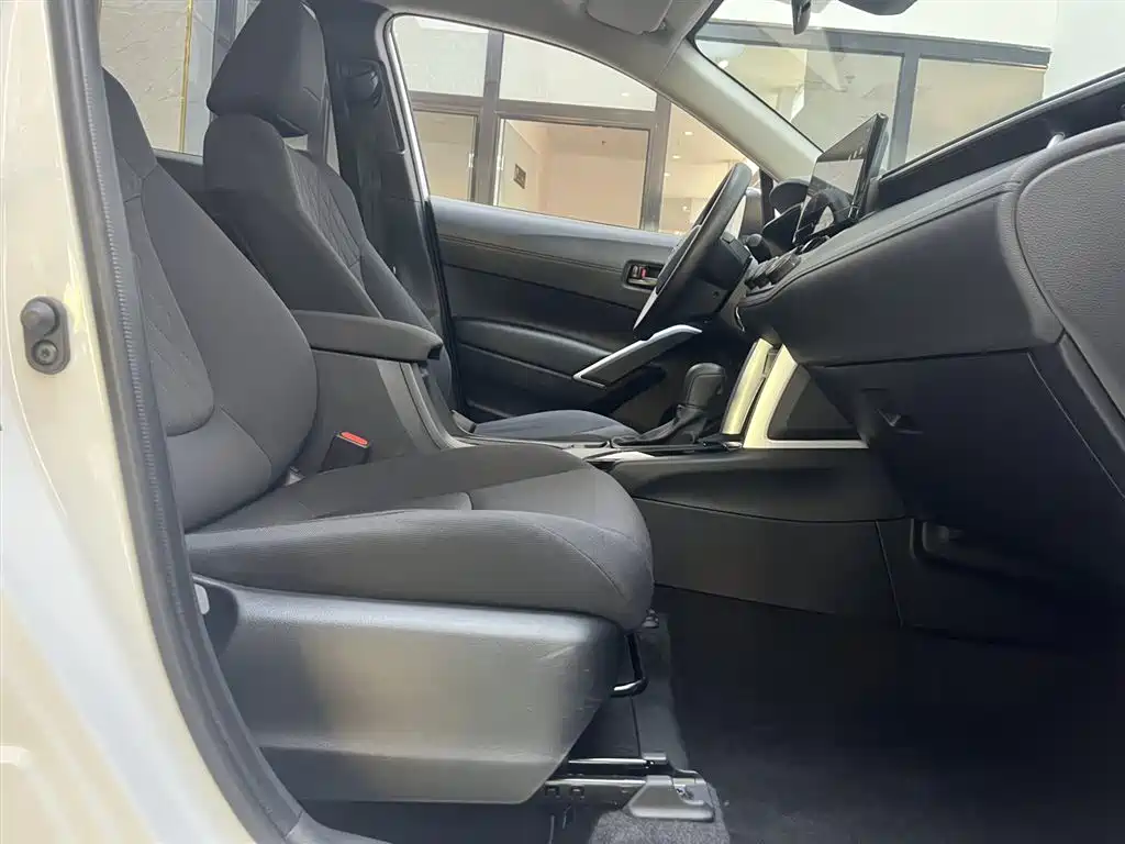 Toyota Corolla Cross 2023 2.0L Pioneer Edition фото 14