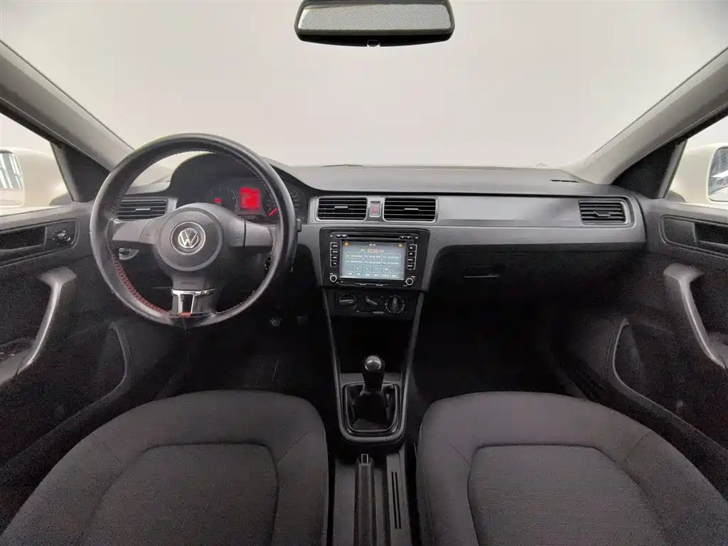 Volkswagen Santana 2013 1.6L Manual Trend Edition фото 5