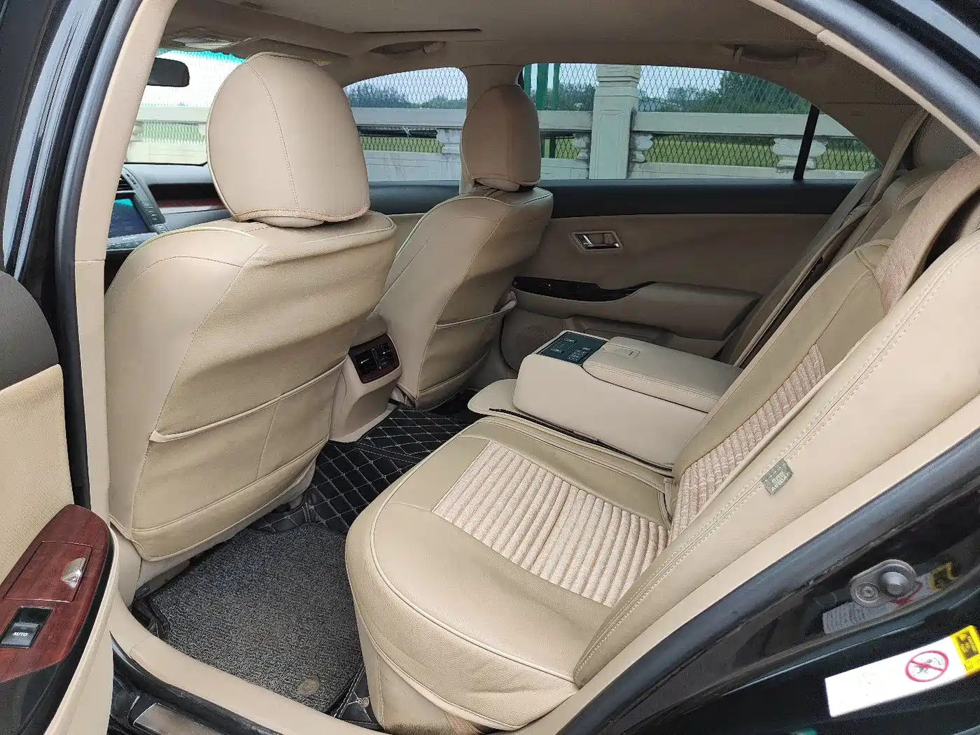 Toyota Crown 2011 2.5L Royal Leather Sunroof Special Edition фото 10