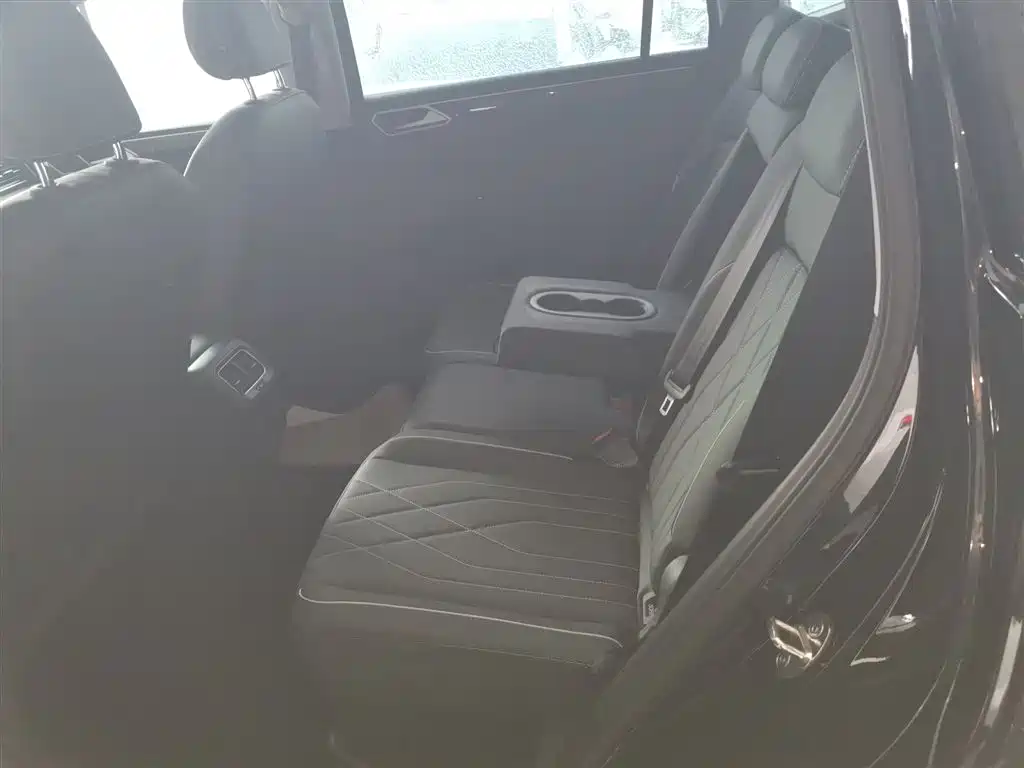 Volkswagen Tiguan L 2025 Model 300TSI Auto 2WD Dragon Edition фото 13