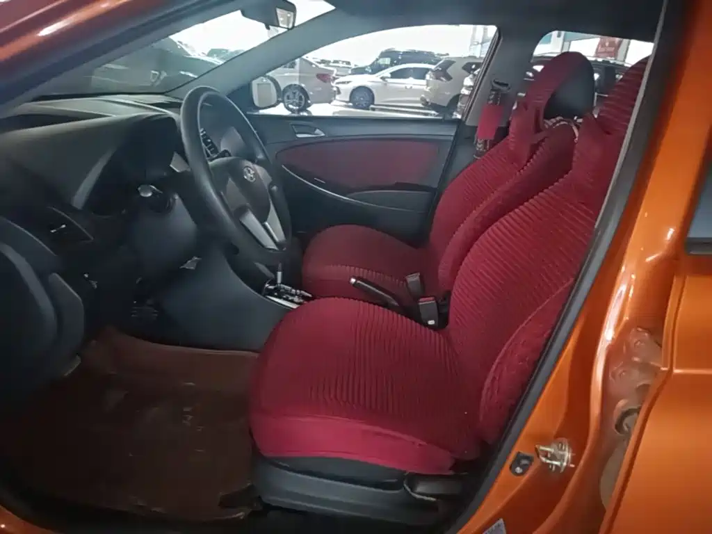 Hyundai Reina 2014 2014 Model 1.4L Automatic GLX