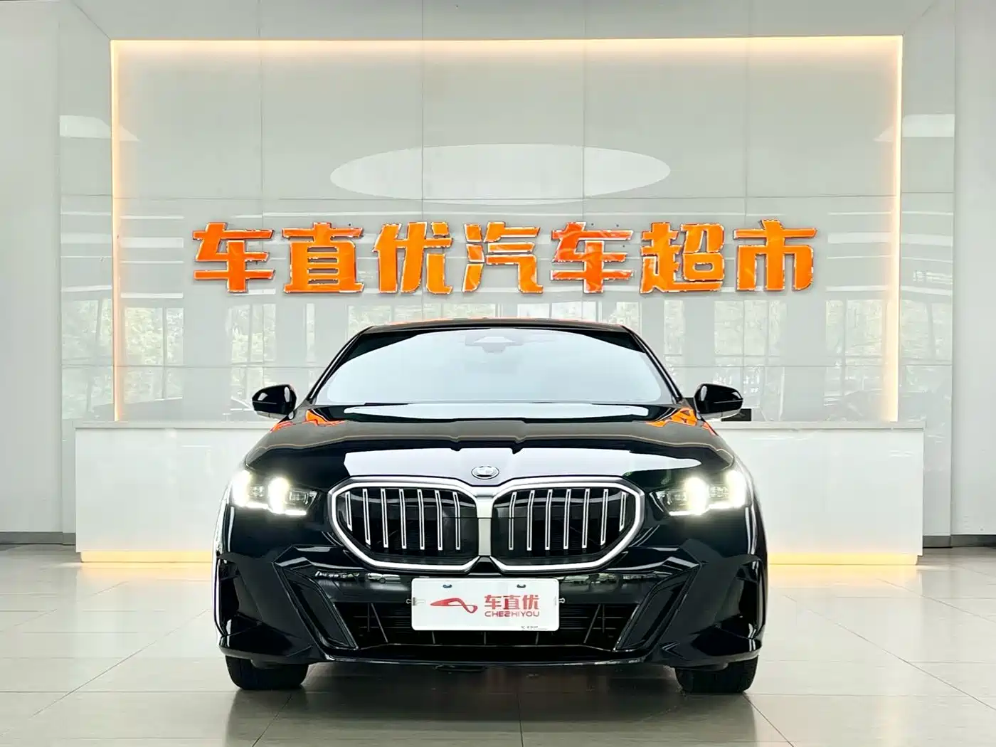 BMW 5 Series 2026 525Li M Sport Package фото 3