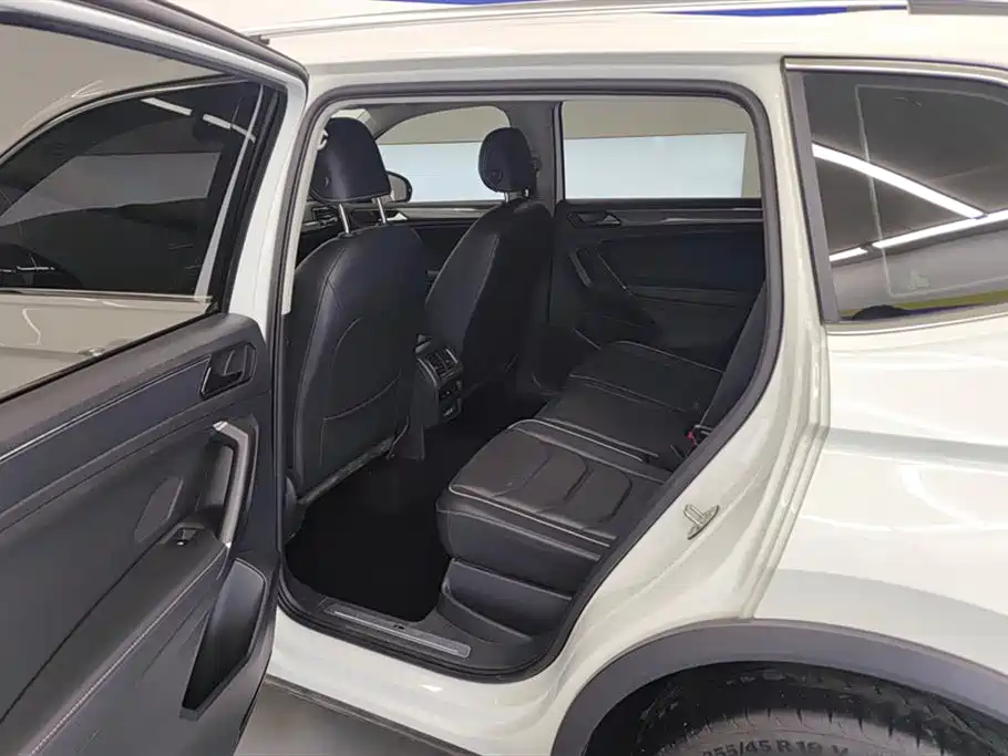 Volkswagen Tiguan L 2020 330TSI Auto 2WD R-Line Flagship China VI фото 11