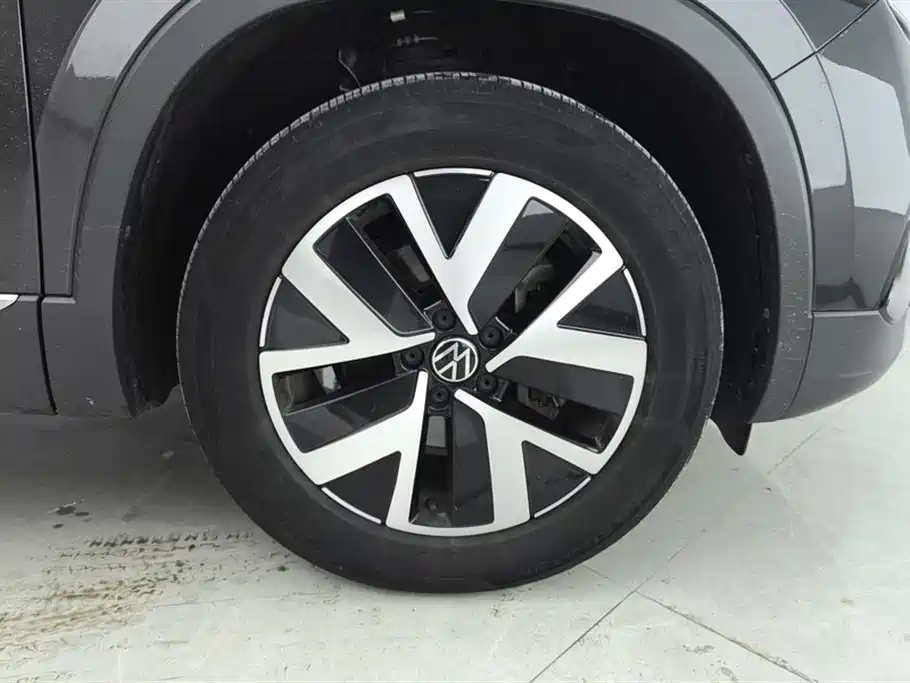 Volkswagen Tayron 2023 330TSI 2WD Luxury Plus Advanced Edition фото 6