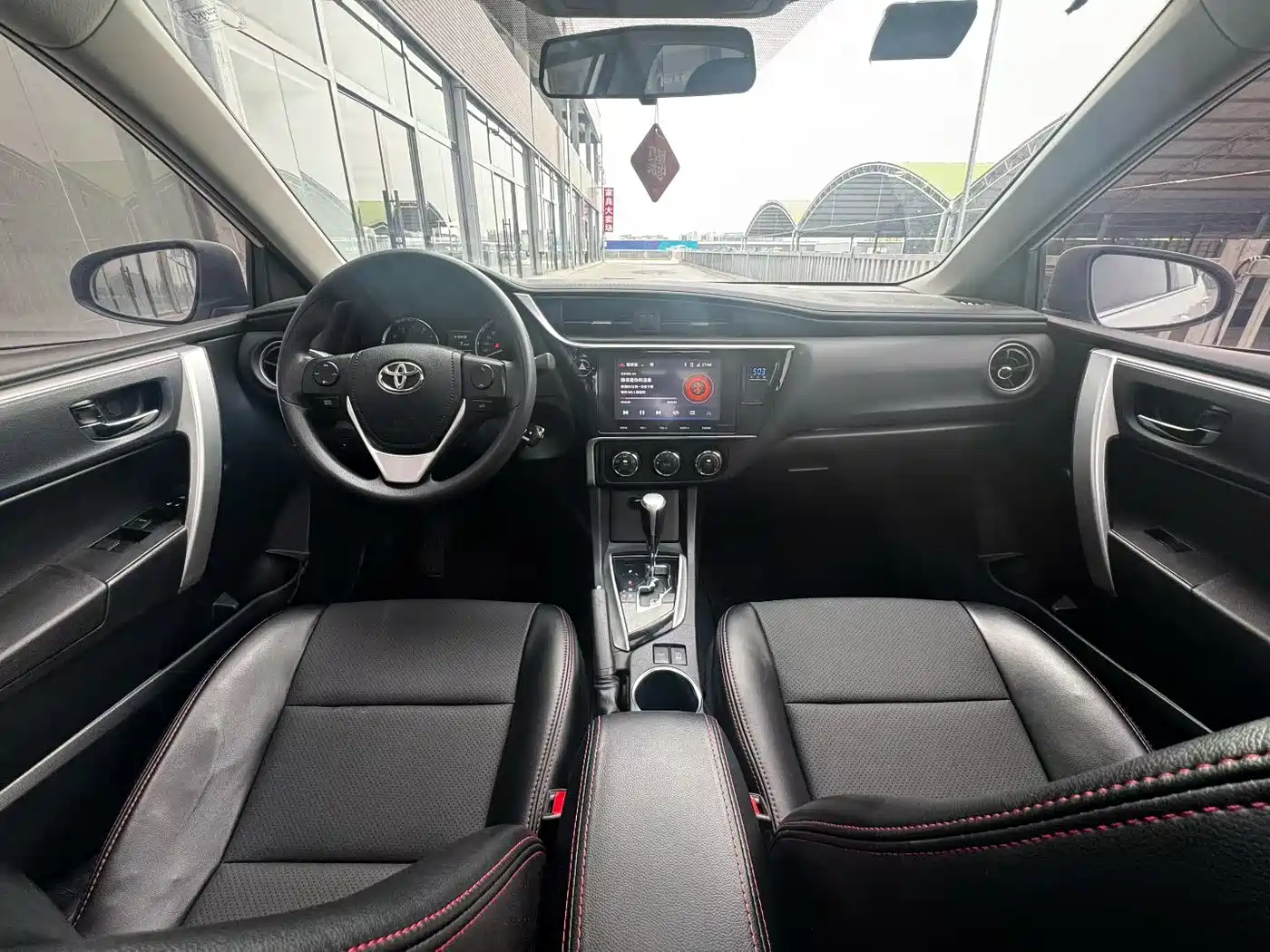 Toyota Corolla 2017 Facelift 1.2T S-CVT GL-i фото 8