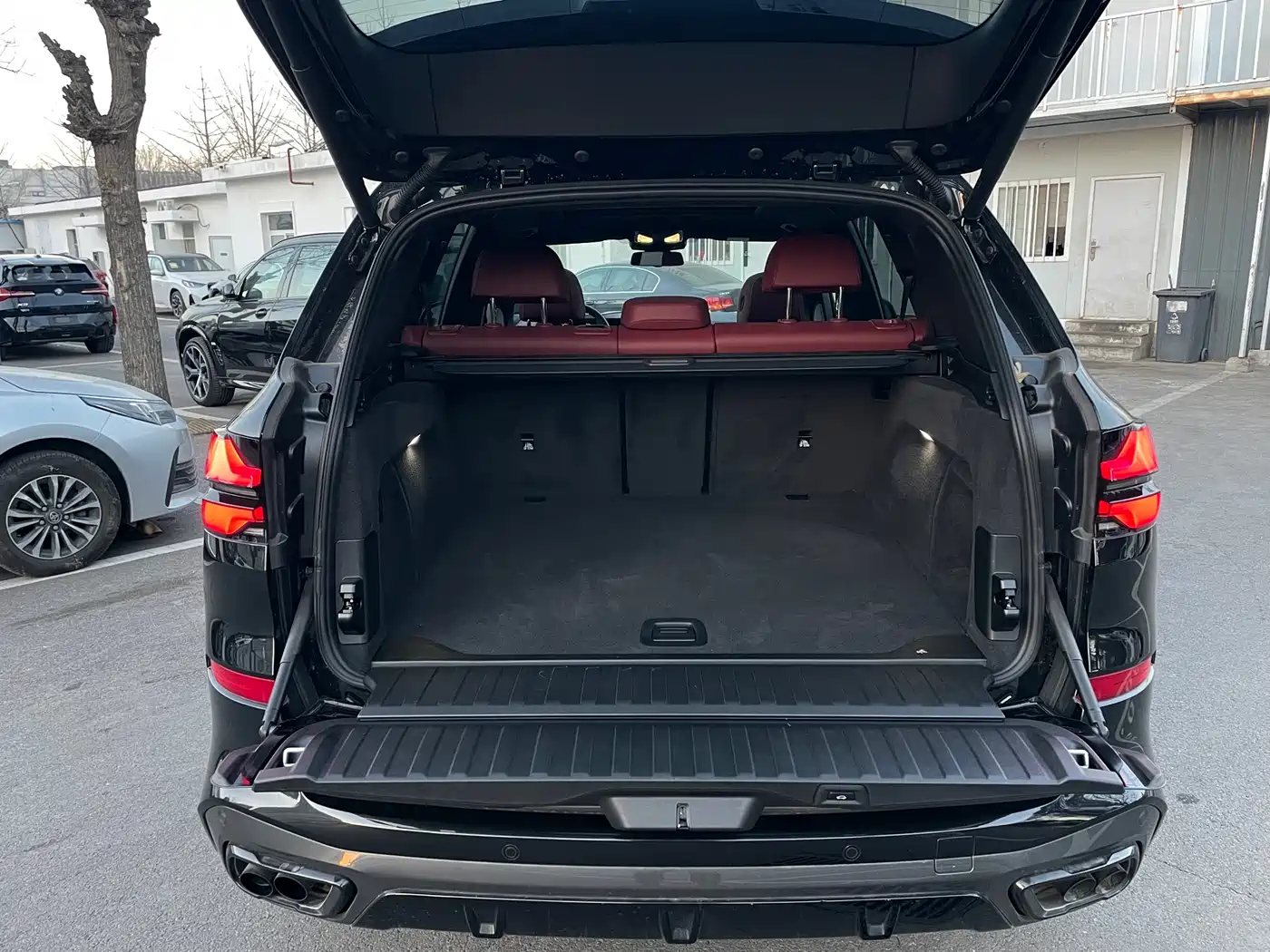 BMW X5 2023 xDrive 30Li Premium M Sport Black Night Package фото 16