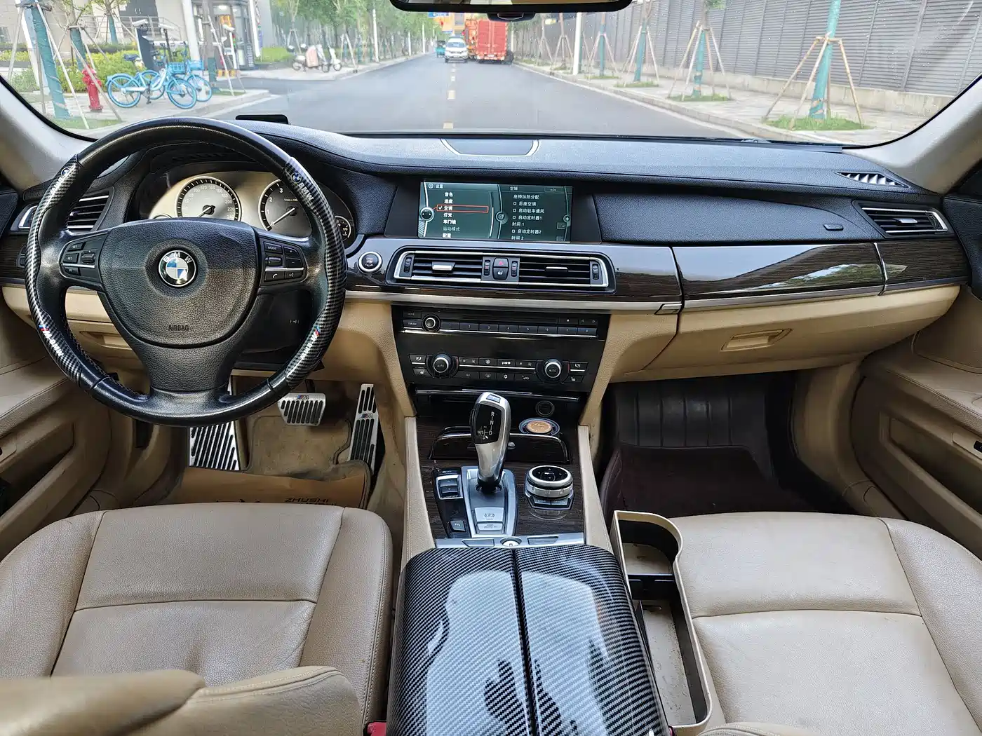 BMW 7 Series 2009 Model 740Li Leading Edition фото 11
