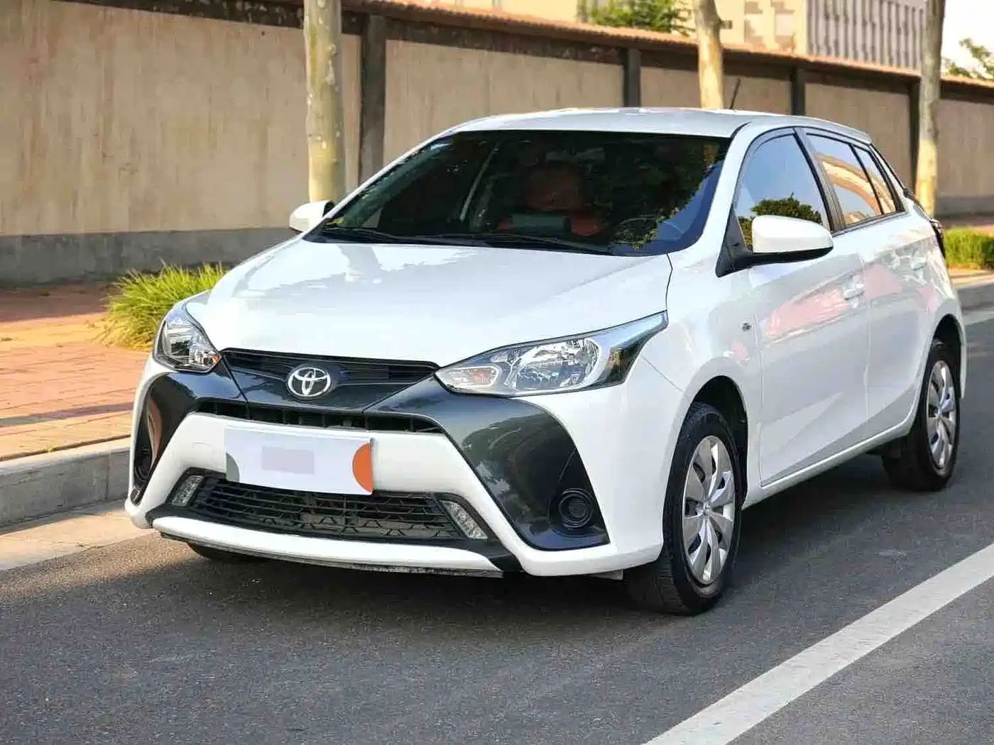  Yaris