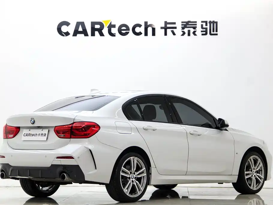 BMW 1 Series 2019 120i Leading M Sport Package фото 5