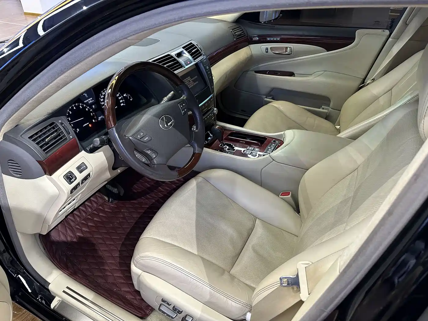 Lexus LS 2010 460L Luxury Edition фото 9