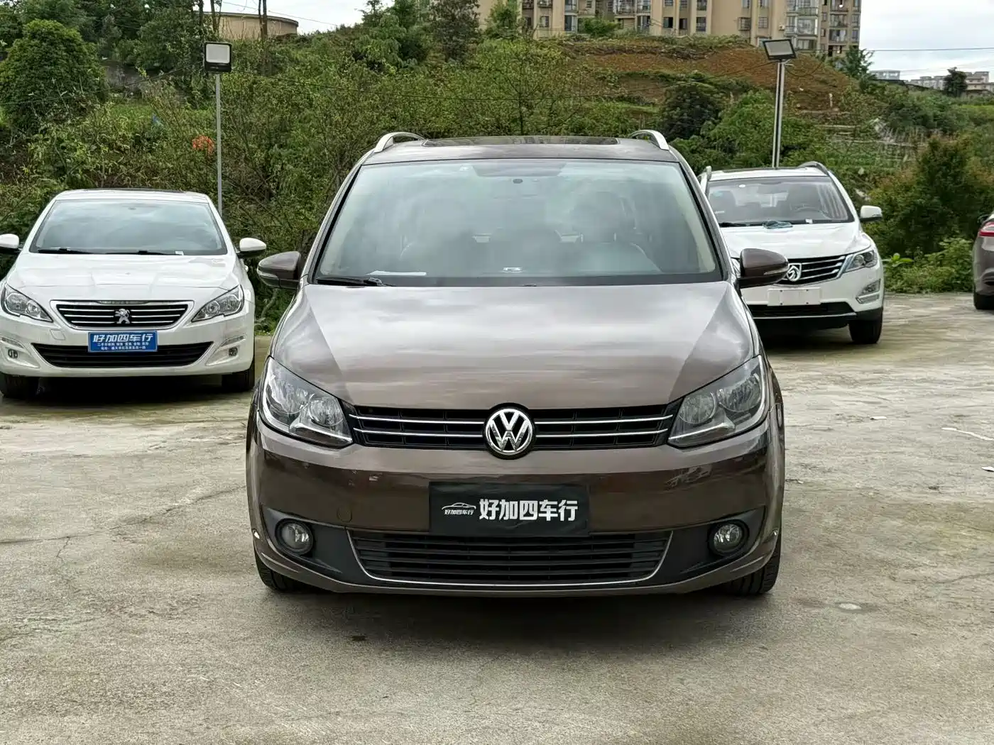 Volkswagen Touran 2011 1.4T DSG Intelligent Elite 5-seater фото 2