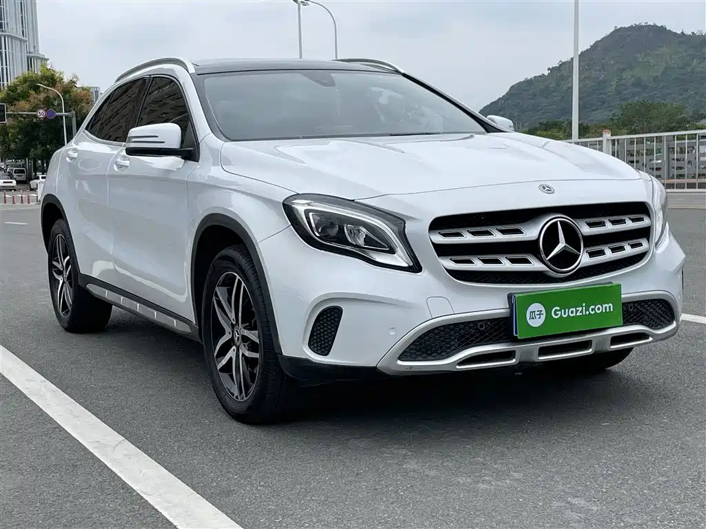 Mercedes-Benz GLA 2017 GLA 200 Fashion фото 4