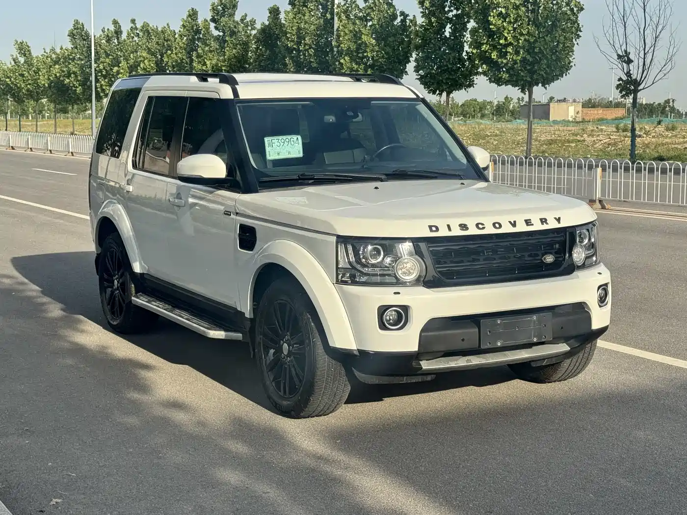 Land Rover Discovery 2015 3.0 SC V6 HSE фото 3