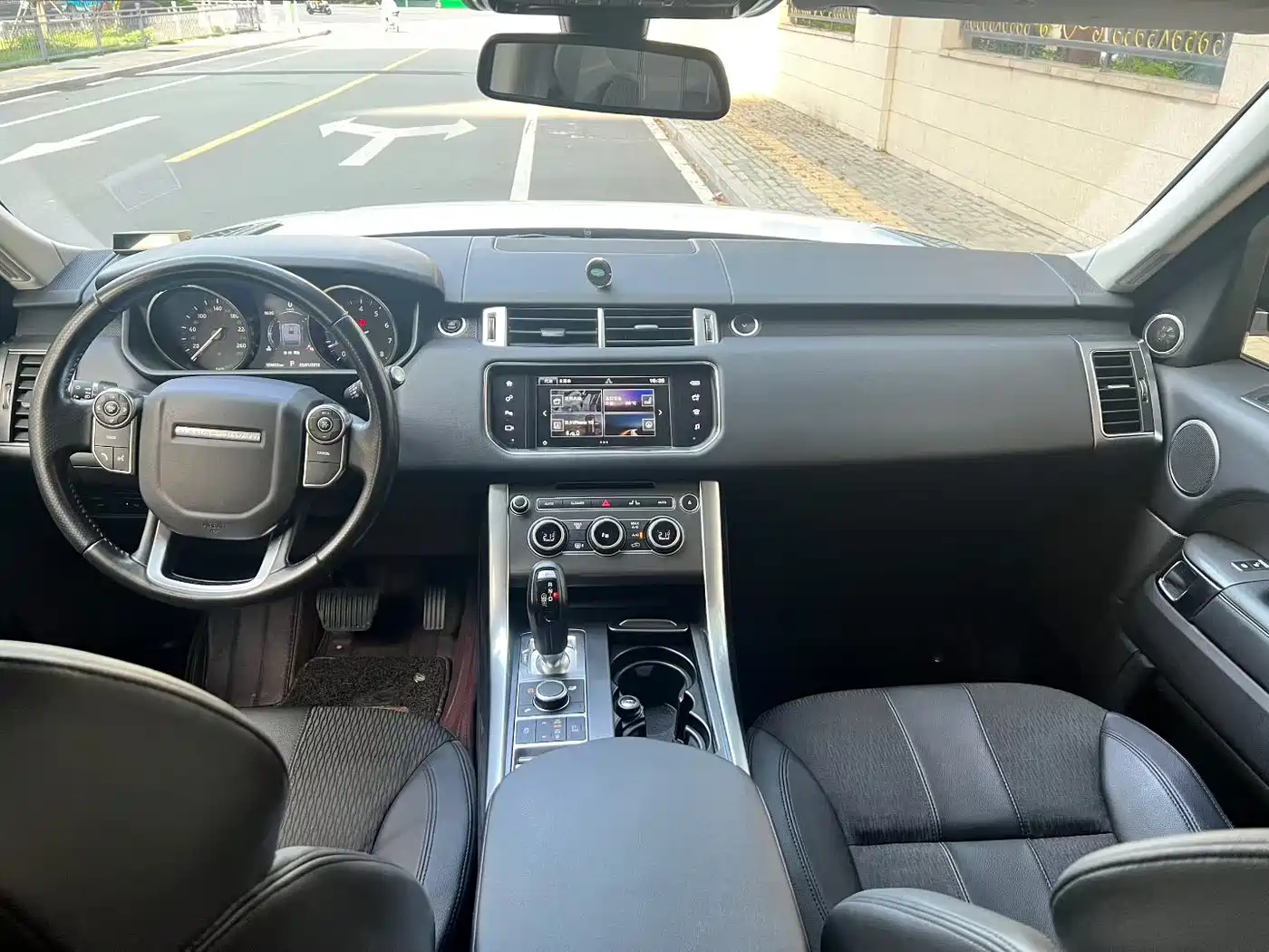 Land Rover Range Rover Sport 2016 Model 3.0 SC V6 SE фото 5