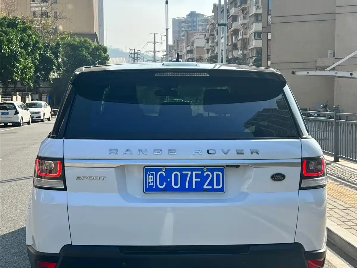 Land Rover Range Rover Sport 2016 Model 3.0 SC V6 SE фото 8