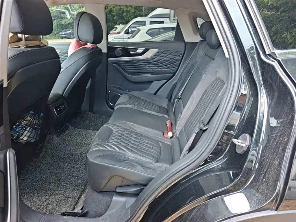 Hongqi HS5 2022 Facelift 2.0T Smart Flag Enjoyment AWD Edition фото 16