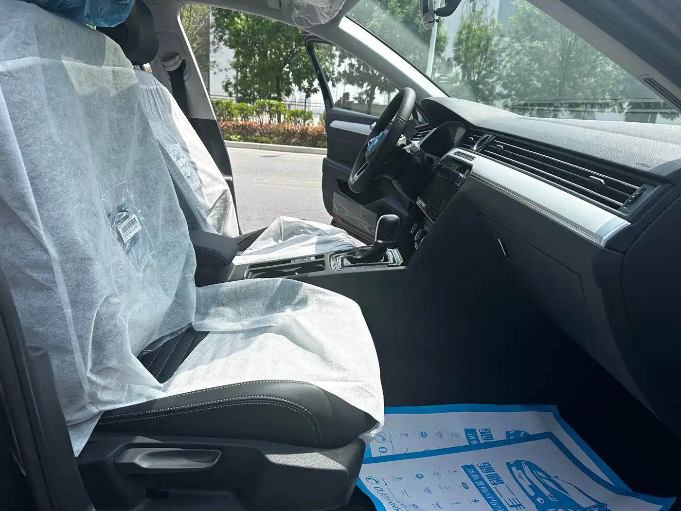 Volkswagen Magotan 2023 2 Million Units Commemorative Edition 280TSI DSG Comfort фото 12